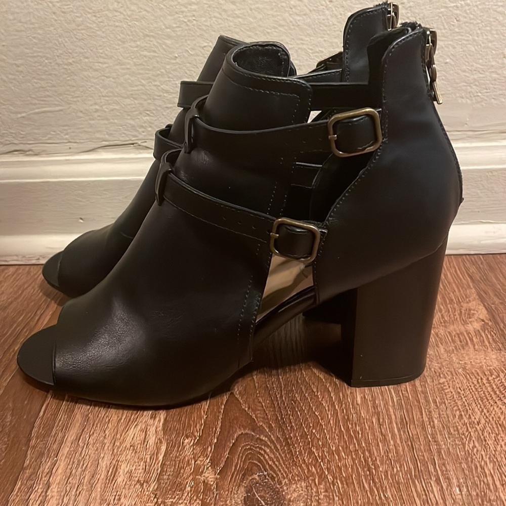Black leather peep toe heel